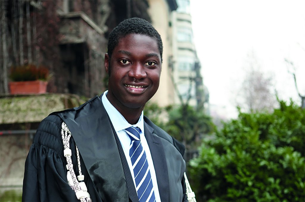 Abdoulaye Mbodj, 31 anni, nato in Senegal. È il primo africano iscritto all’Ordine degli avvocati di Milano