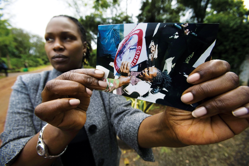 L'attivista kenyana Anne Njogu, che si batte per i diritti delle donne e contro la violenza di genere. Nel 2013, fu attaccata dalla polizia durante una protesta - foto di Mark Condren/Front Line Defenders