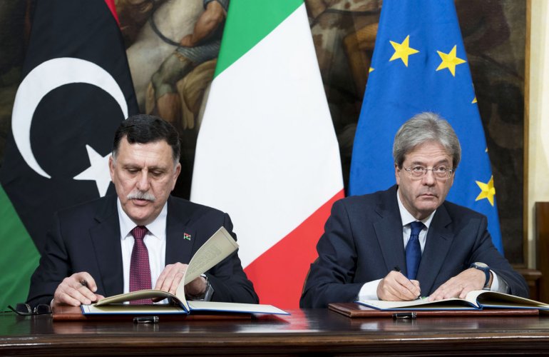 Il presidente del Consiglio Paolo Gentiloni e il Primo Ministro libico Fayez al-Sarraj - © Palazzo Chigi