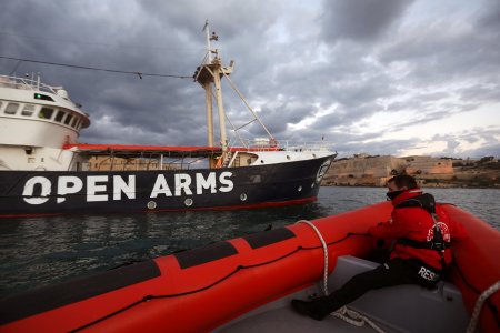 Un'imbarcazione della ONG spagnola Proactiva Open Arms - © Reuters/Yannis Behrakis