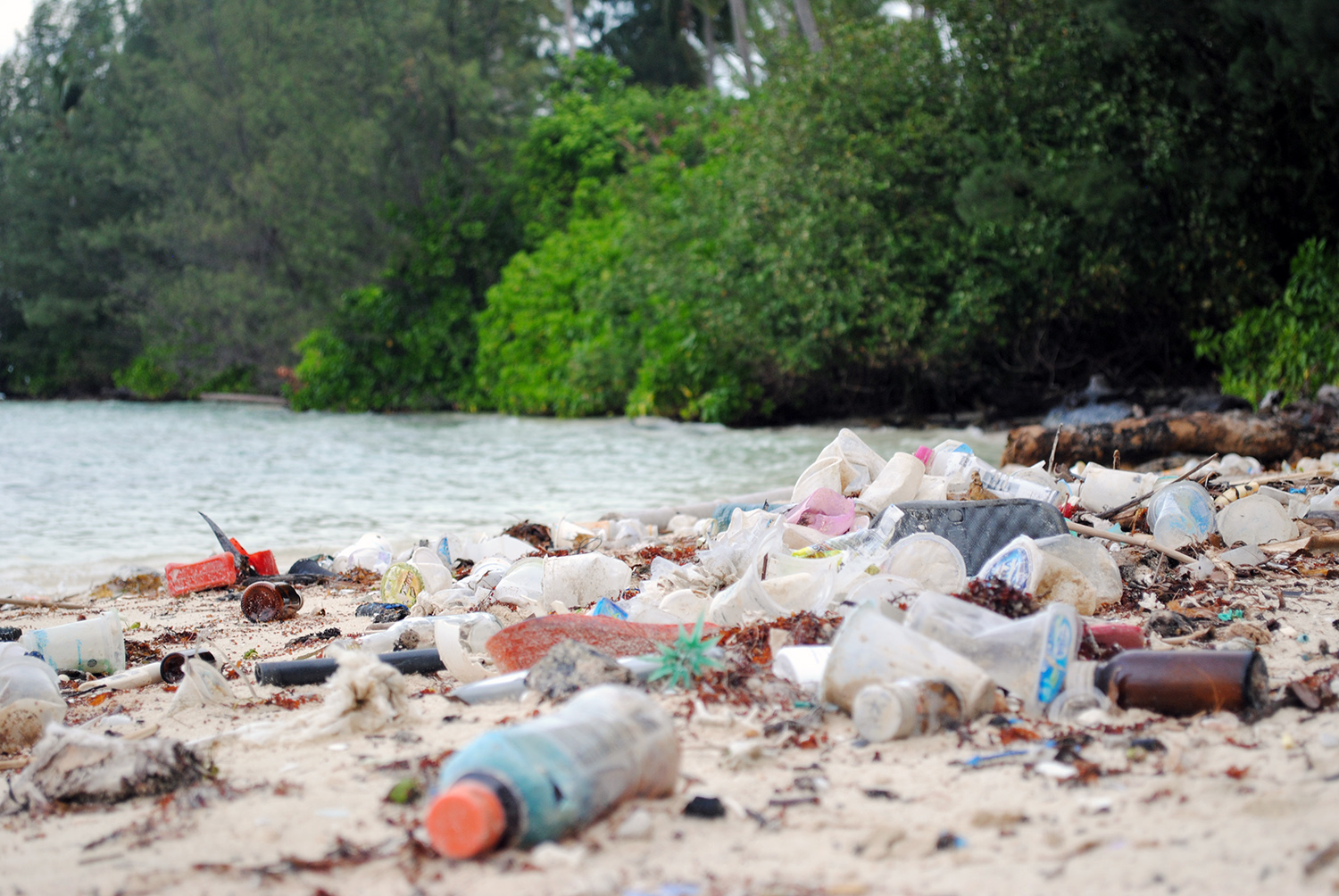 Lo smaltimento della plastica è uno dei principali problemi in tutta l'Indonesia ©Nello Trocchia